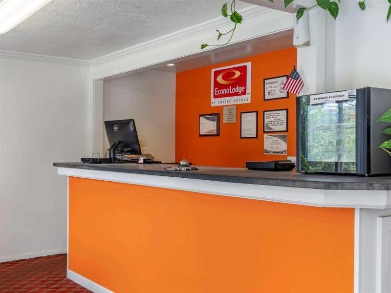 Econo Lodge Lee - Great Barrington Екстер'єр фото