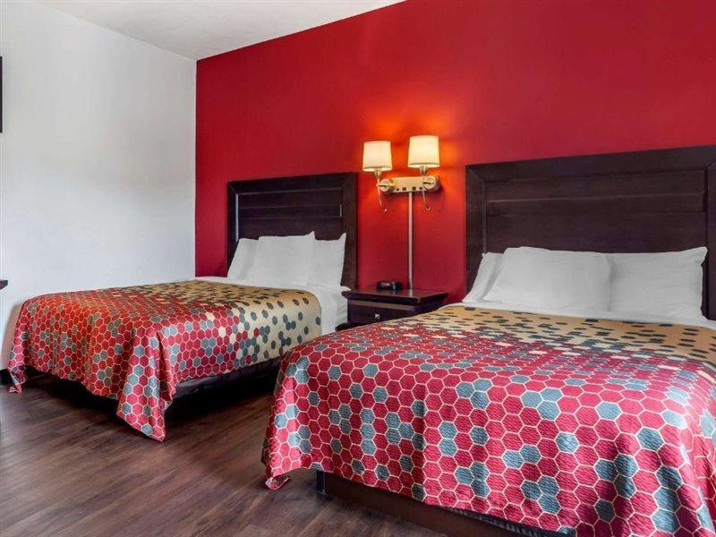 Econo Lodge Lee - Great Barrington Екстер'єр фото