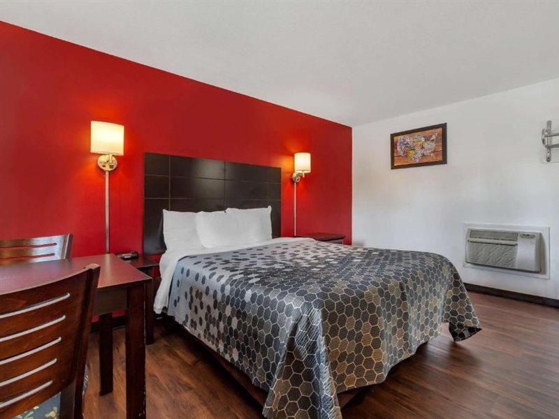 Econo Lodge Lee - Great Barrington Екстер'єр фото