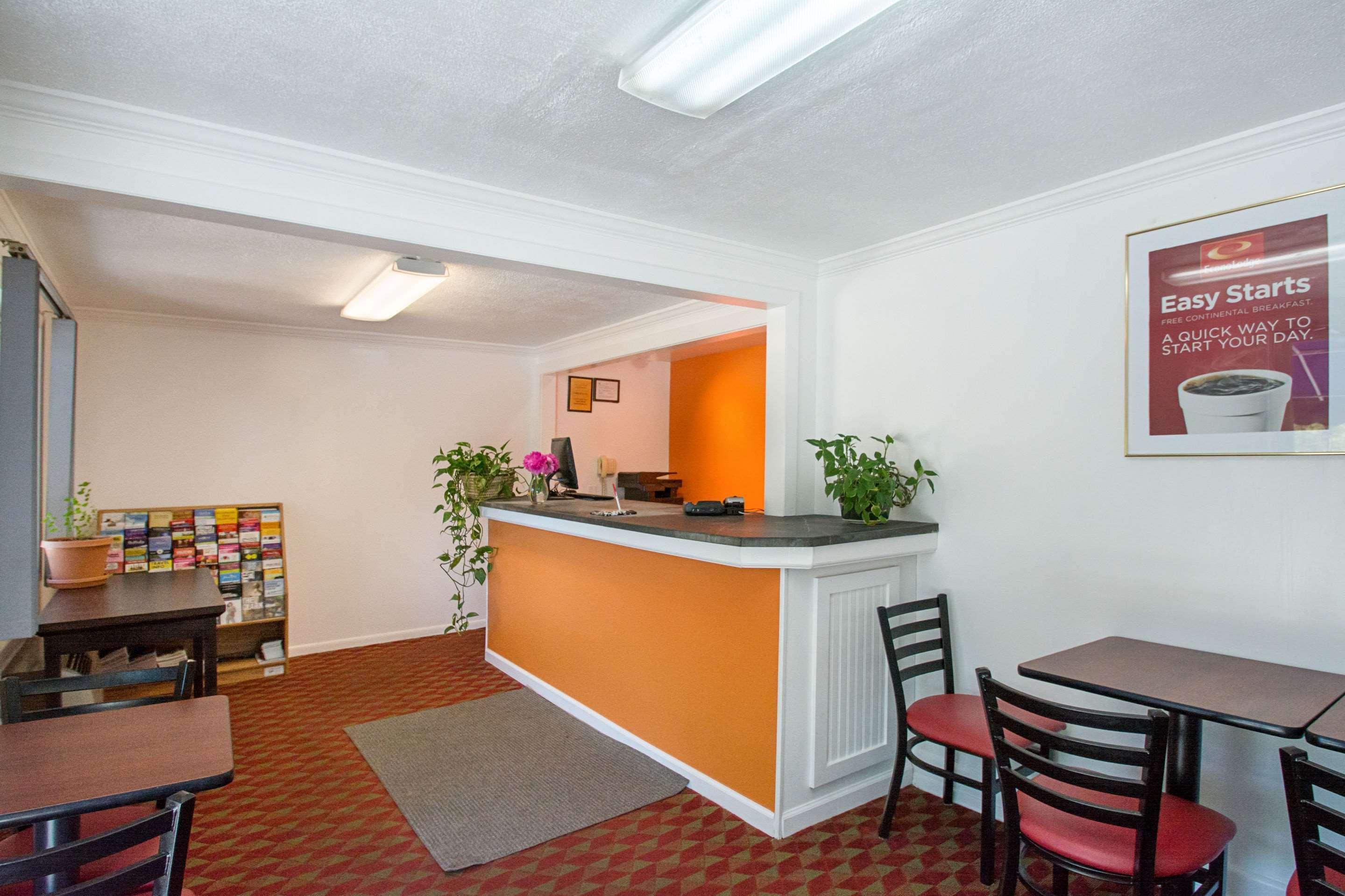 Econo Lodge Lee - Great Barrington Екстер'єр фото