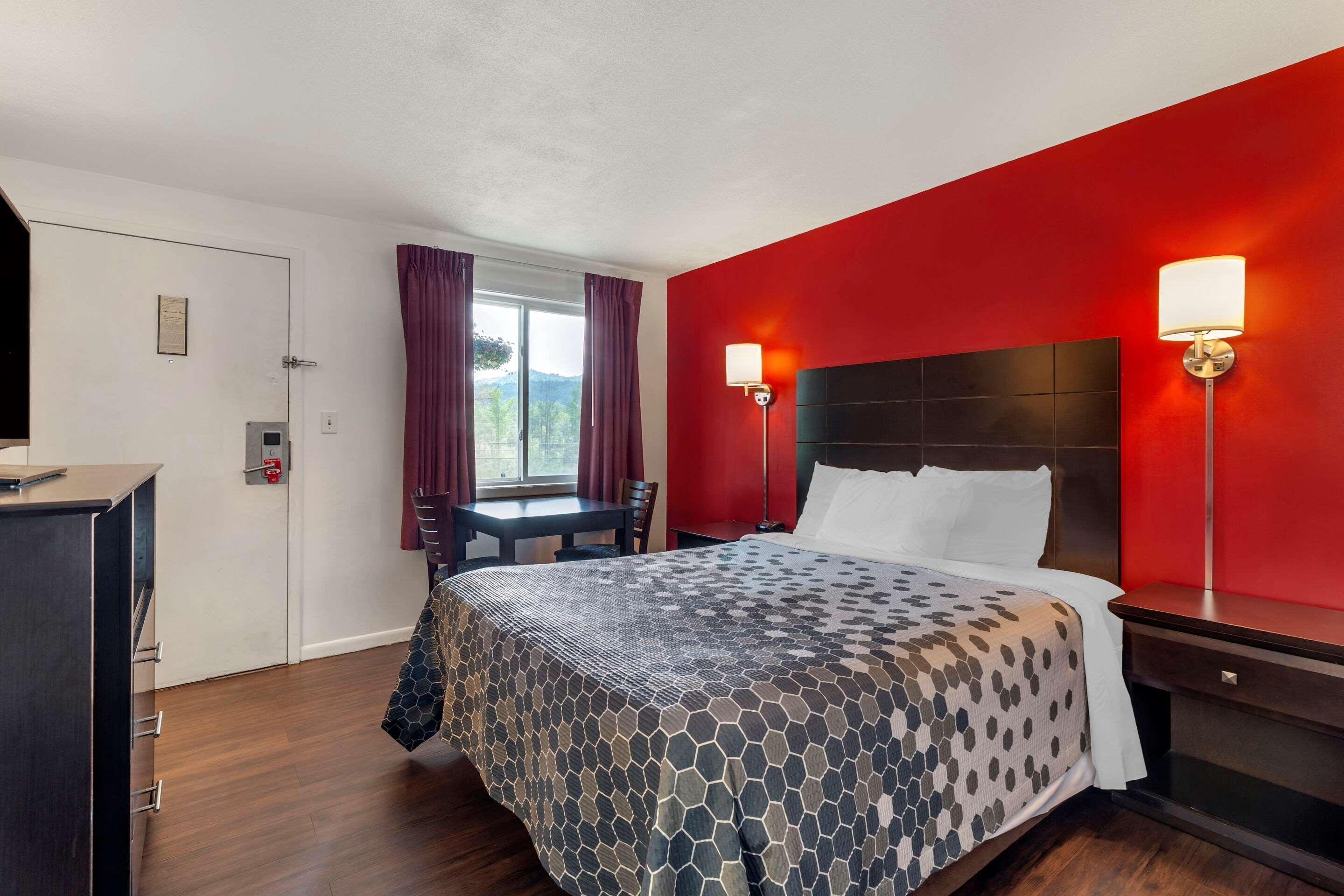 Econo Lodge Lee - Great Barrington Екстер'єр фото