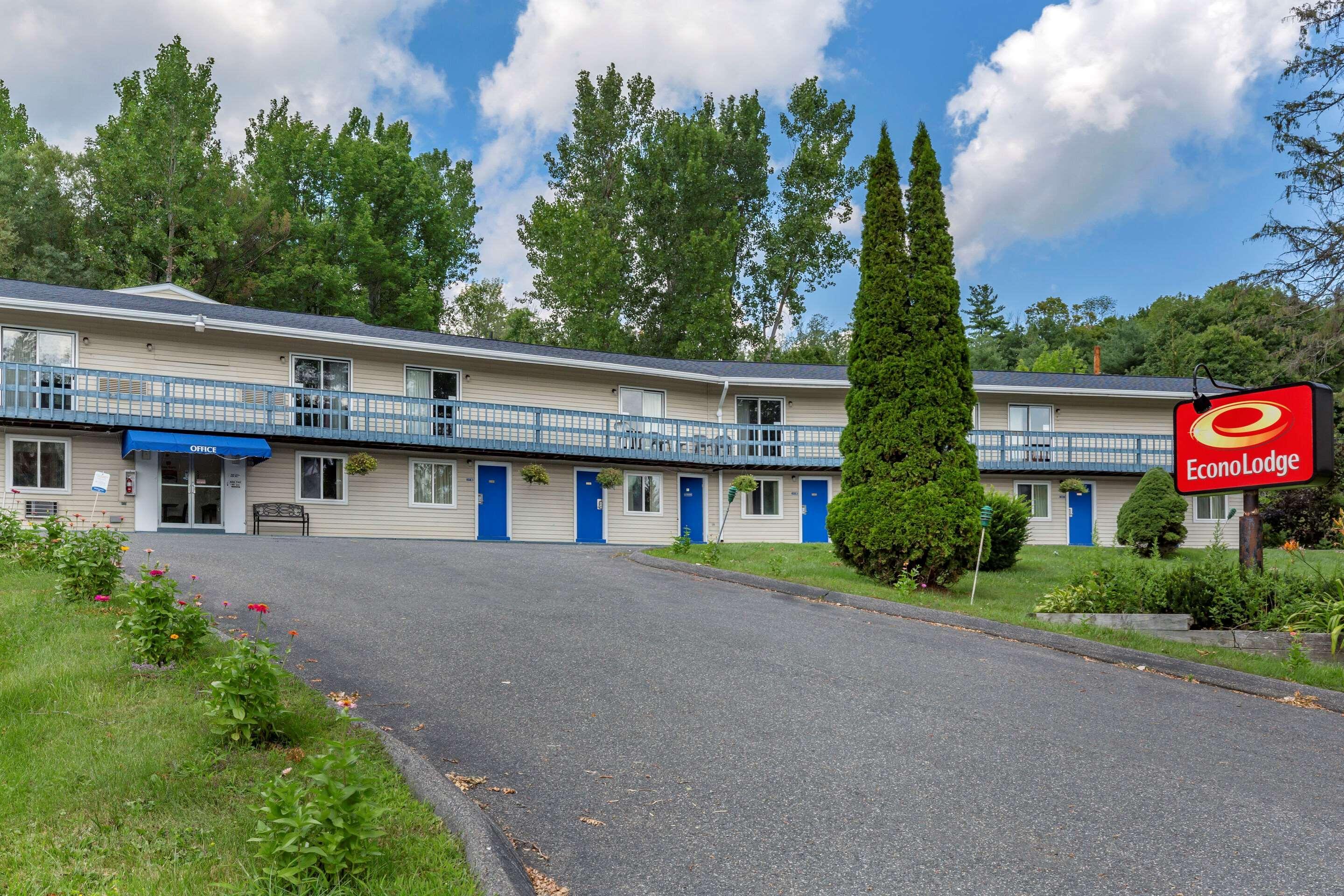 Econo Lodge Lee - Great Barrington Екстер'єр фото