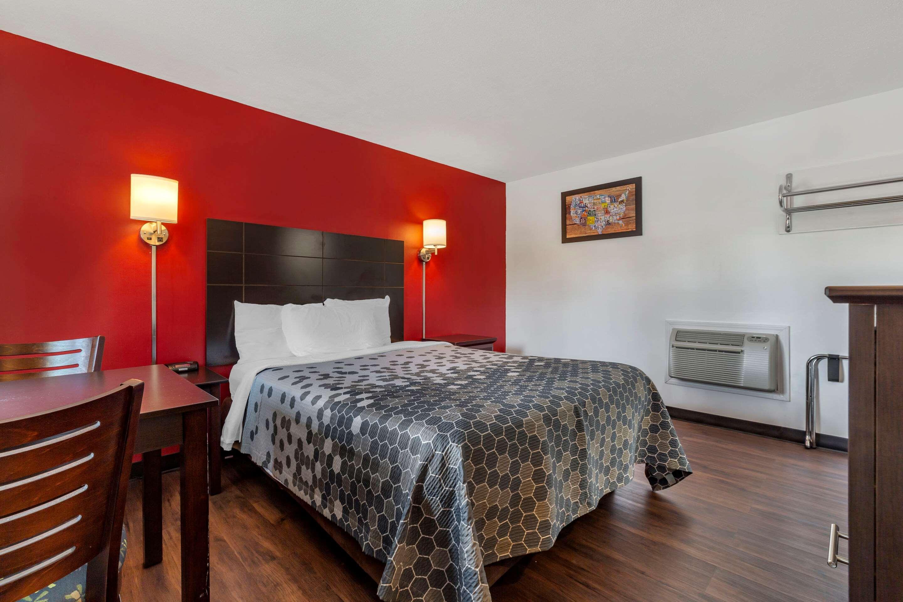 Econo Lodge Lee - Great Barrington Екстер'єр фото